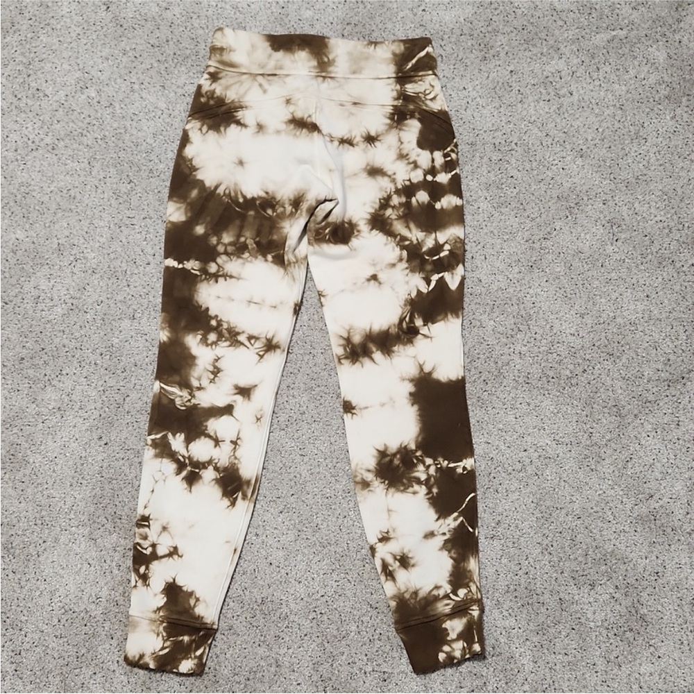 NWT Lululemon Athletica Warm Down Jogger in Earth Dye Sand Tie Dye Women’s sz 6 - Picture 5 of 12